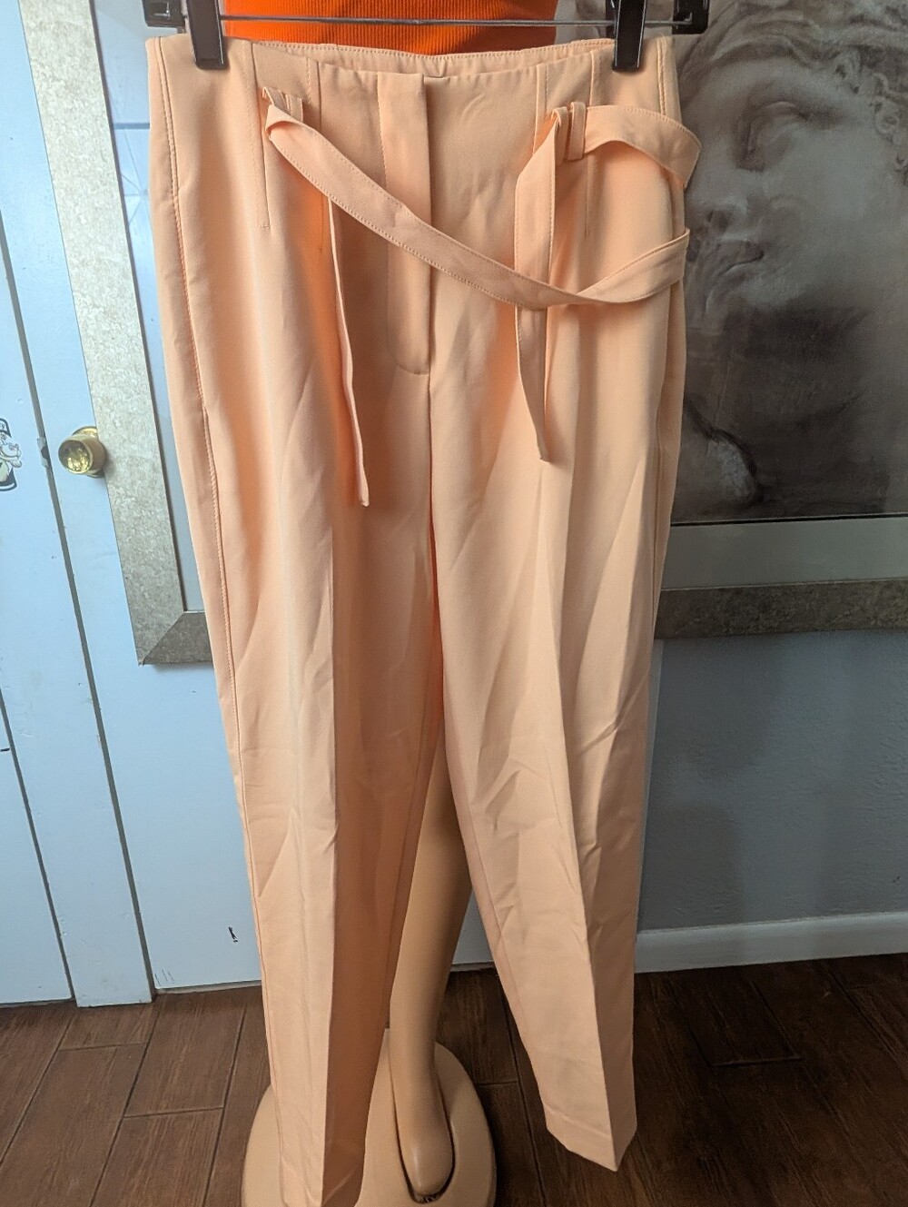 White House Black Market Soft Peach Belted Tapered Ankle Fluid Pants Size 0